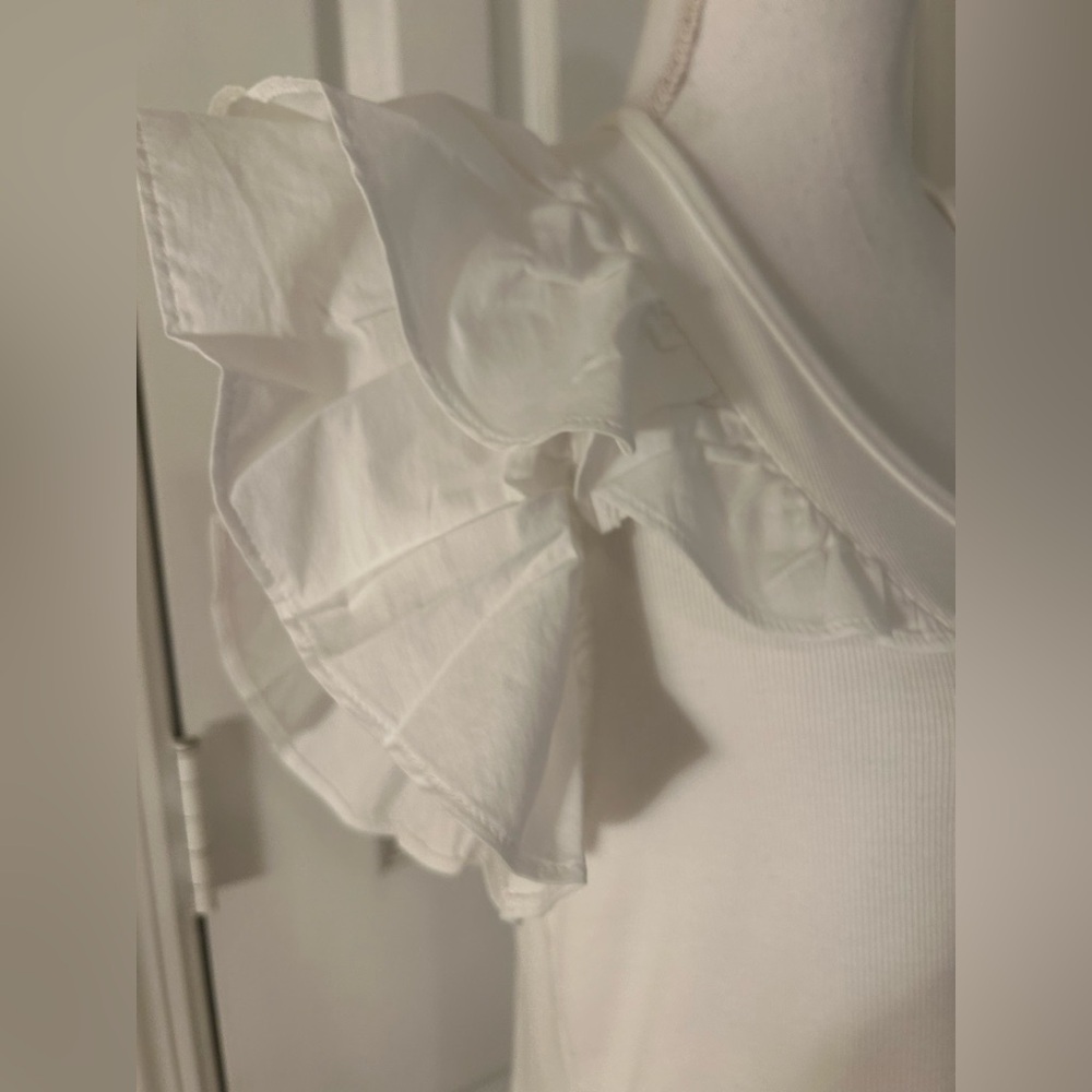 DONATED: Chico’s Flutter Cap Sleeve Top NWT! - Picture 7 of 12